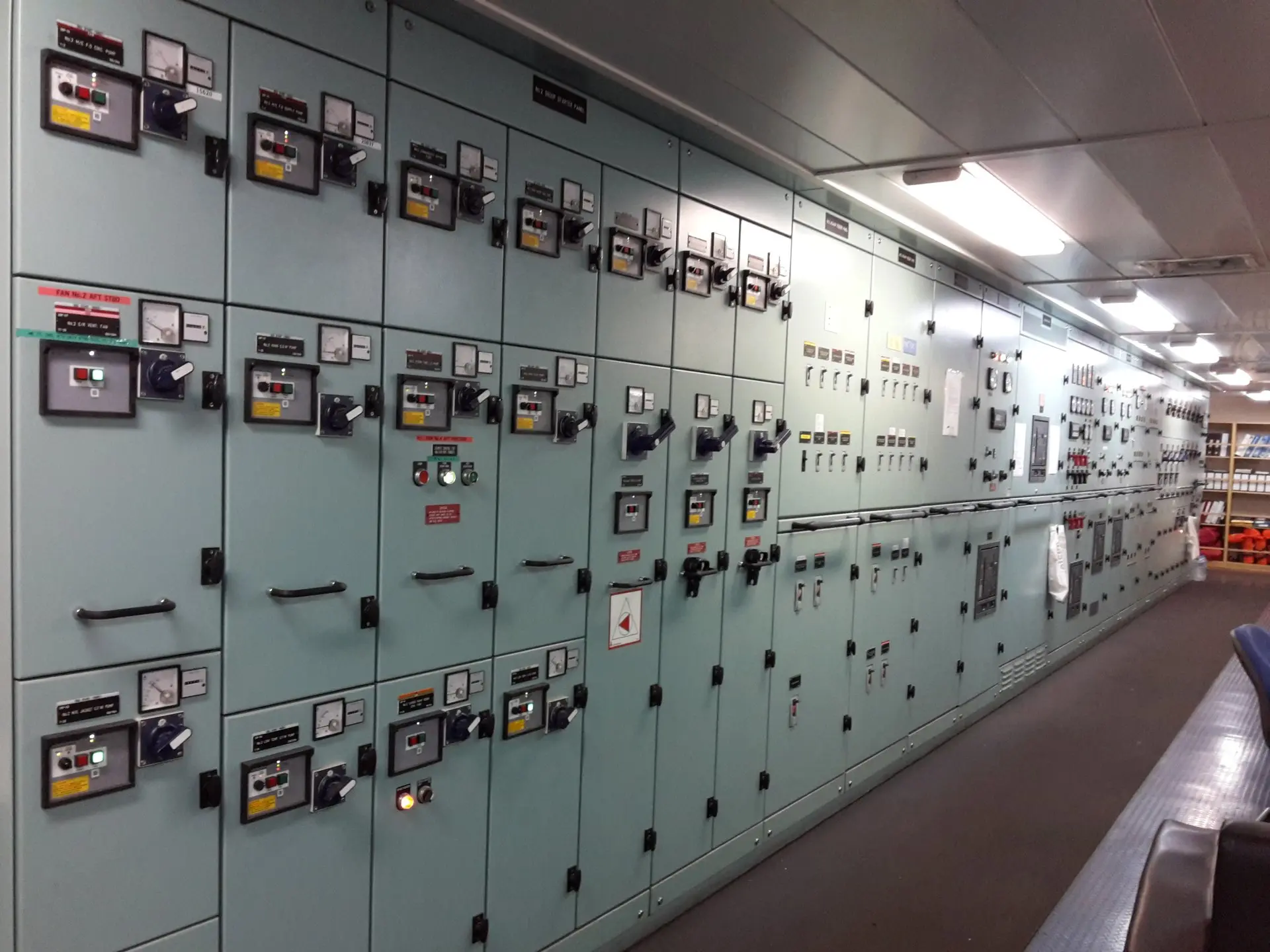 Cuadros Eléctricos y Distribución de Potencia en Buques 1