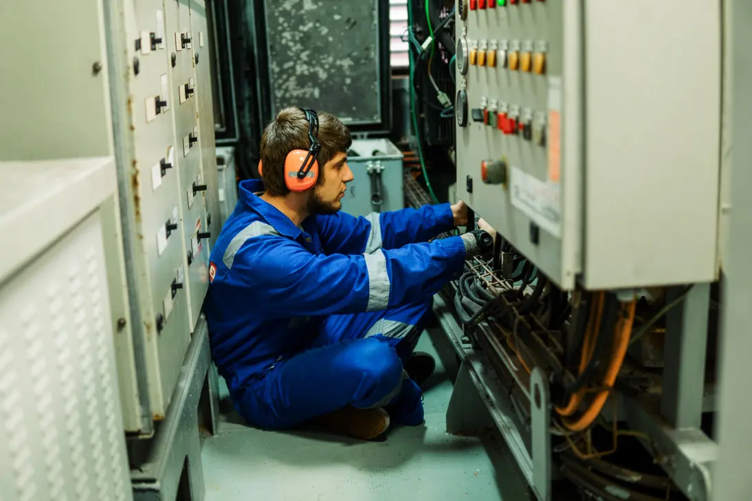 Electricista Naval Instalaciones Eléctricas a Bordo 2